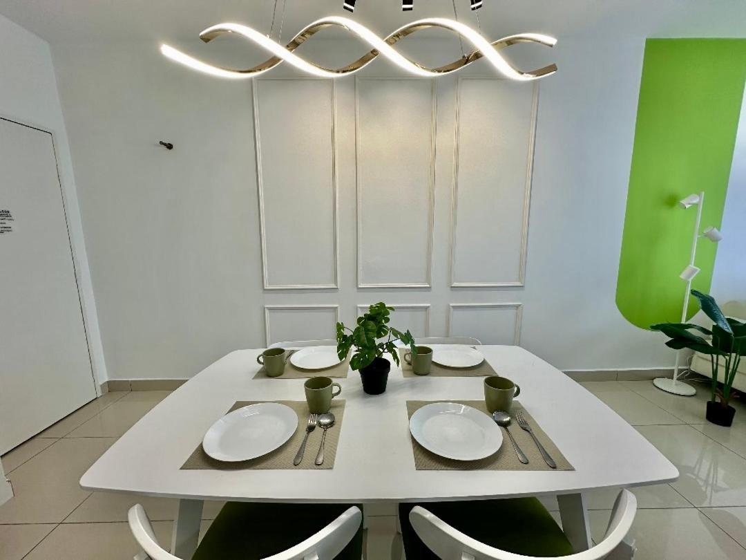 Arc Austin Hills Residensi By Antlerzone Appartement Johor Bahru Buitenkant foto